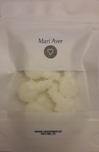 Load image into Gallery viewer, Festive Feels Warm Gingerbread Wax Melts
