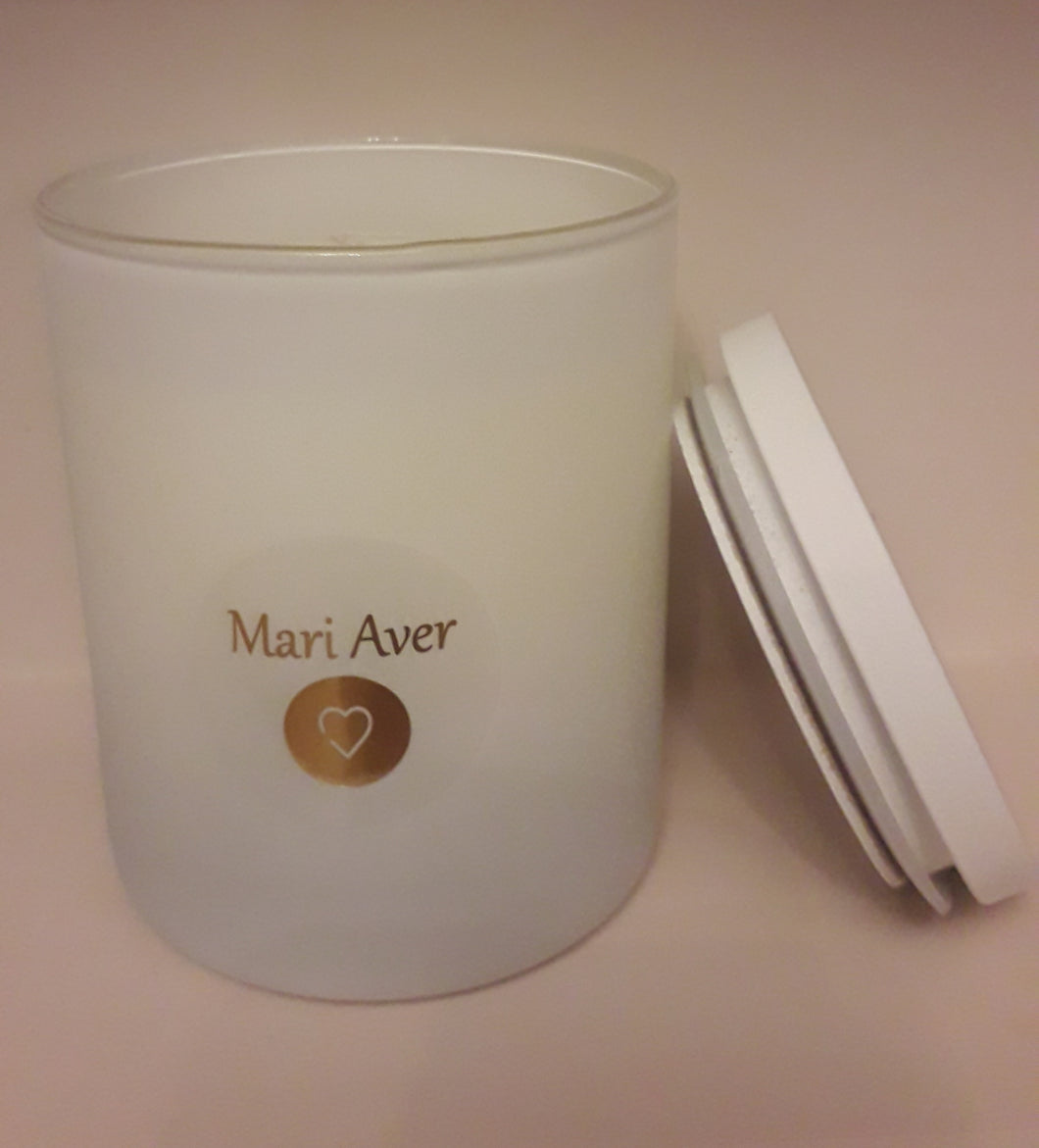 Festive Feels - Warm Gingerbread Winter White Candle Sml